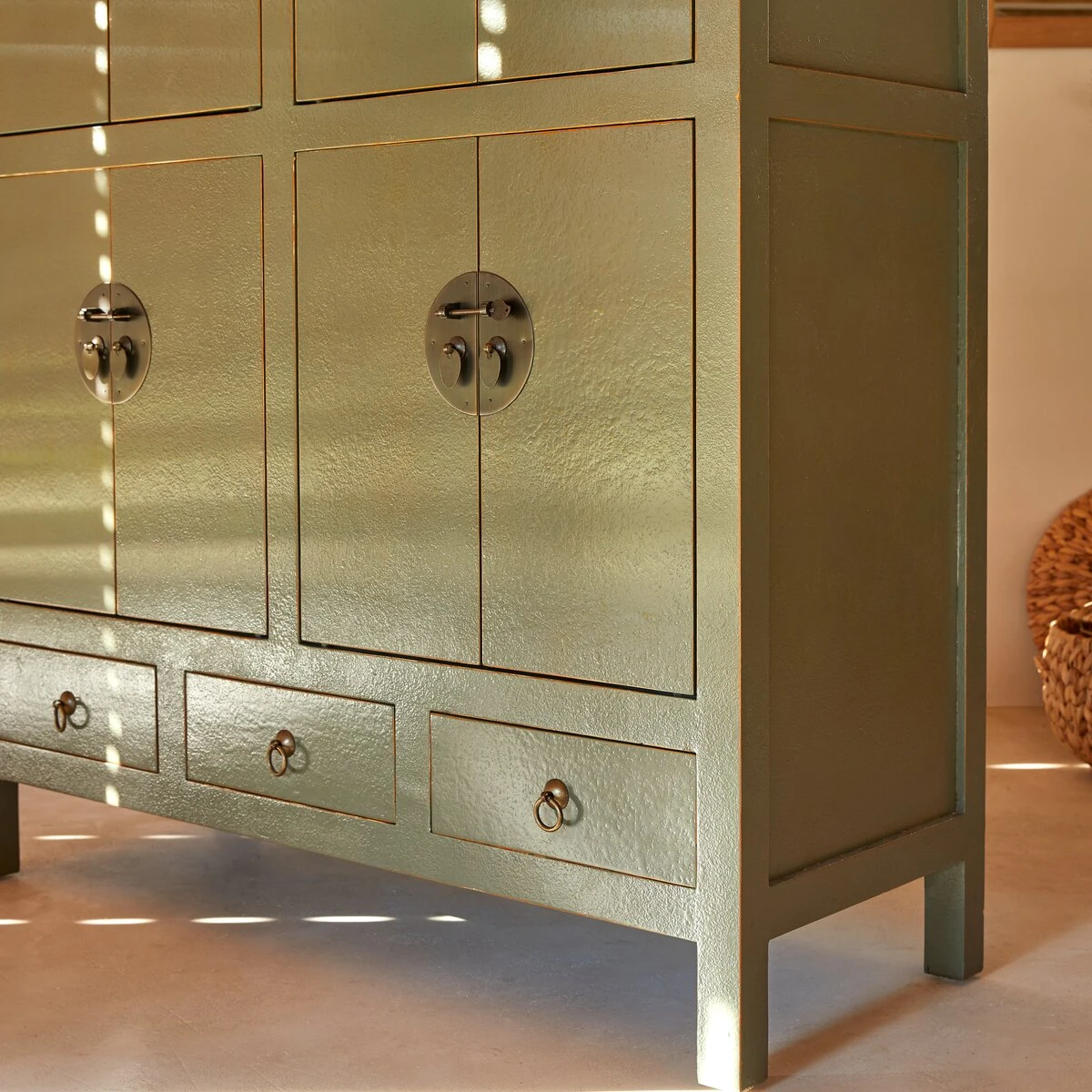 Qing - Armoire En Pin – Image 4