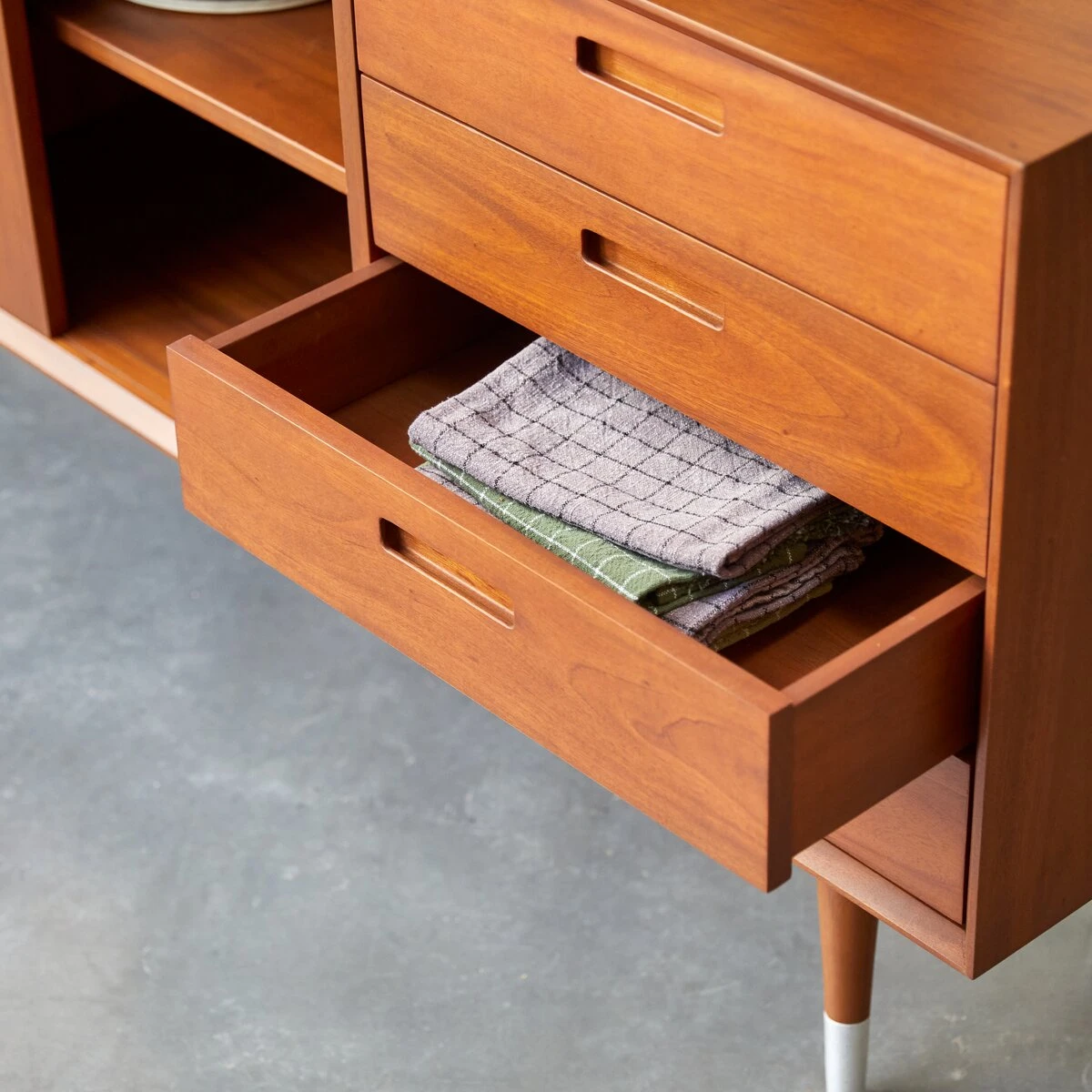 Magda 50's - Buffet En Acajou Massif 200 Cm – Image 2