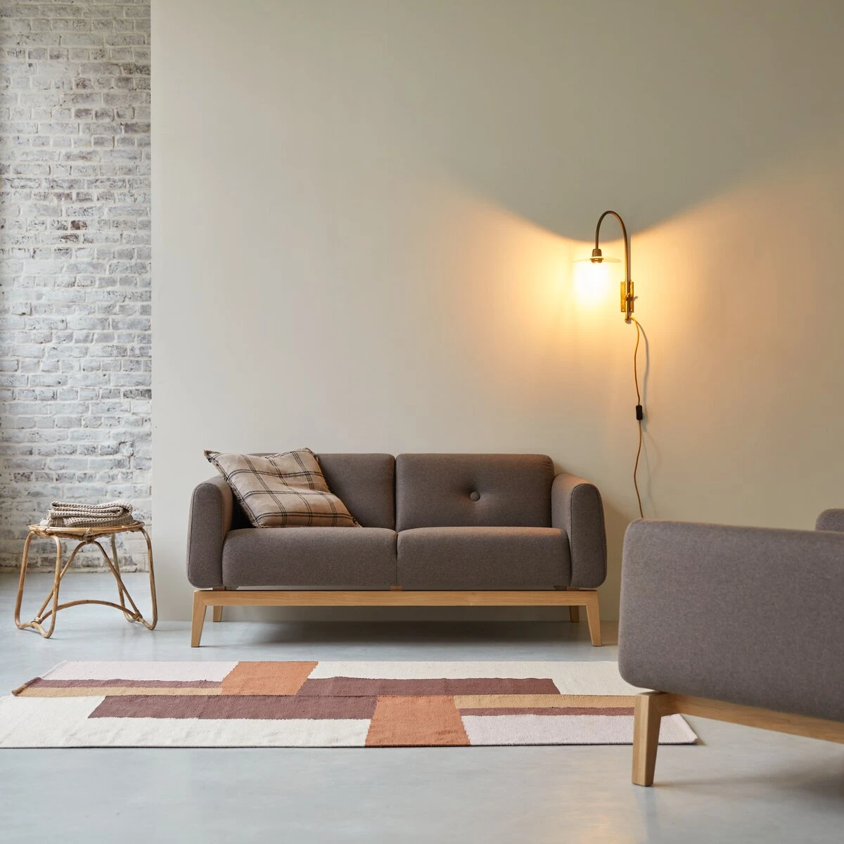 Bjorn - Canapé En Chêne Massif Et Tissu Marron 2 Places