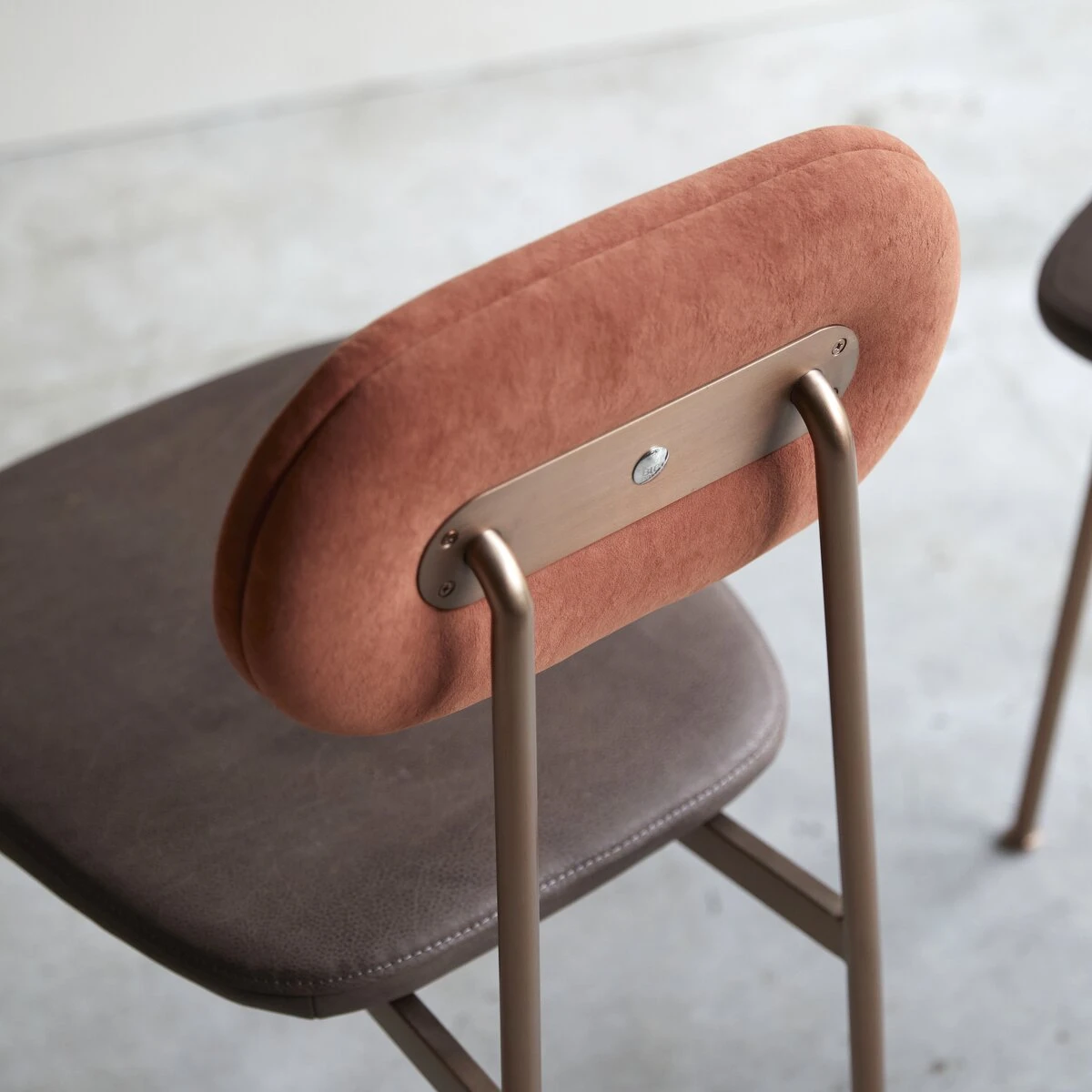 Yutapi - Chaise Sienna Choco En Cuir – Image 3