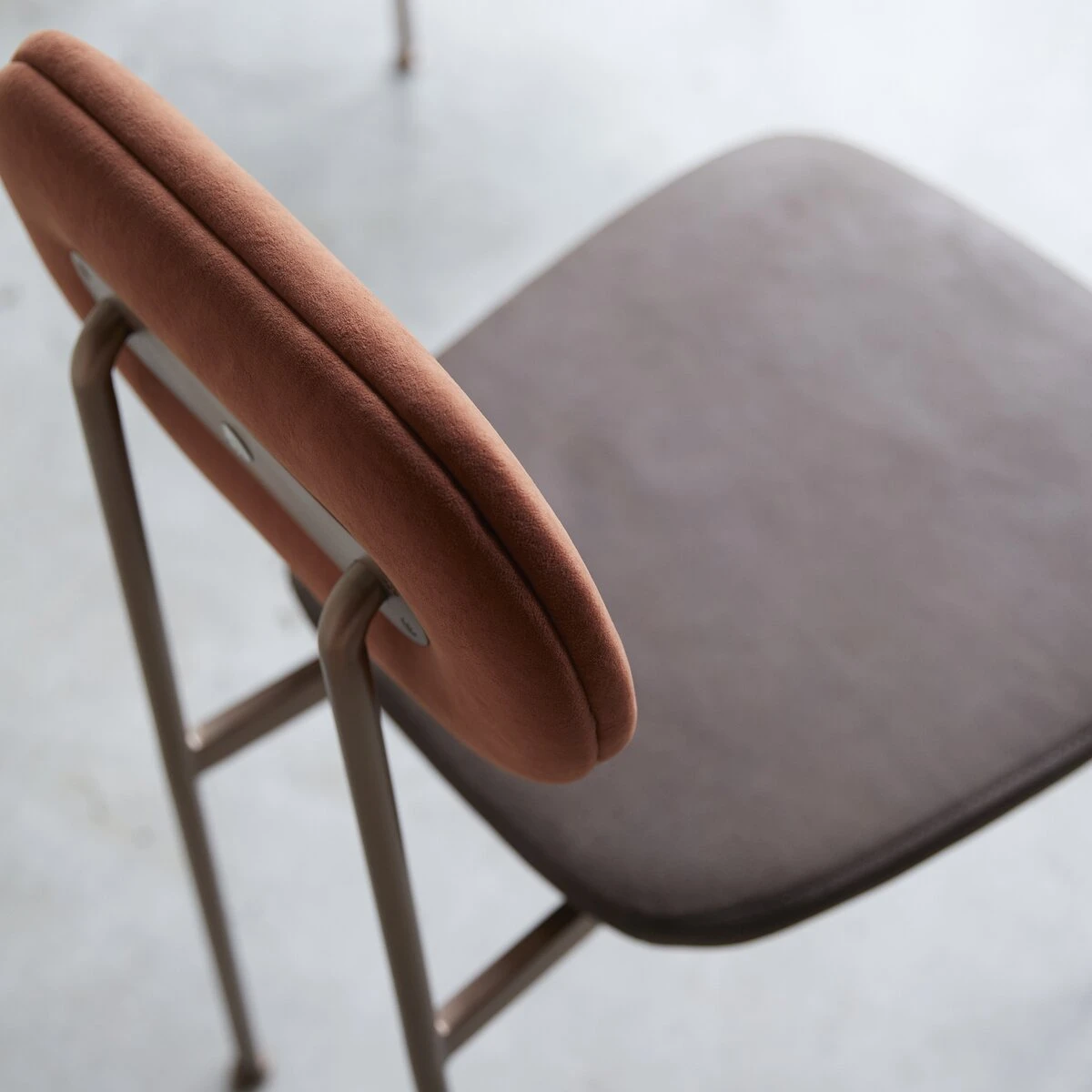 Yutapi - Chaise Sienna Choco En Cuir – Image 4