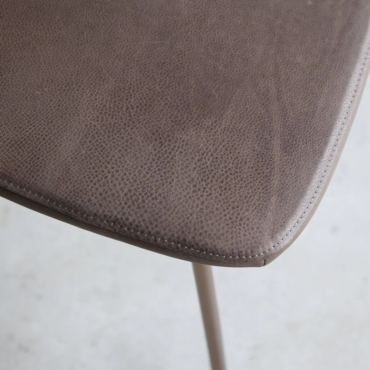 Yutapi - Chaise Sienna Choco En Cuir – Image 6