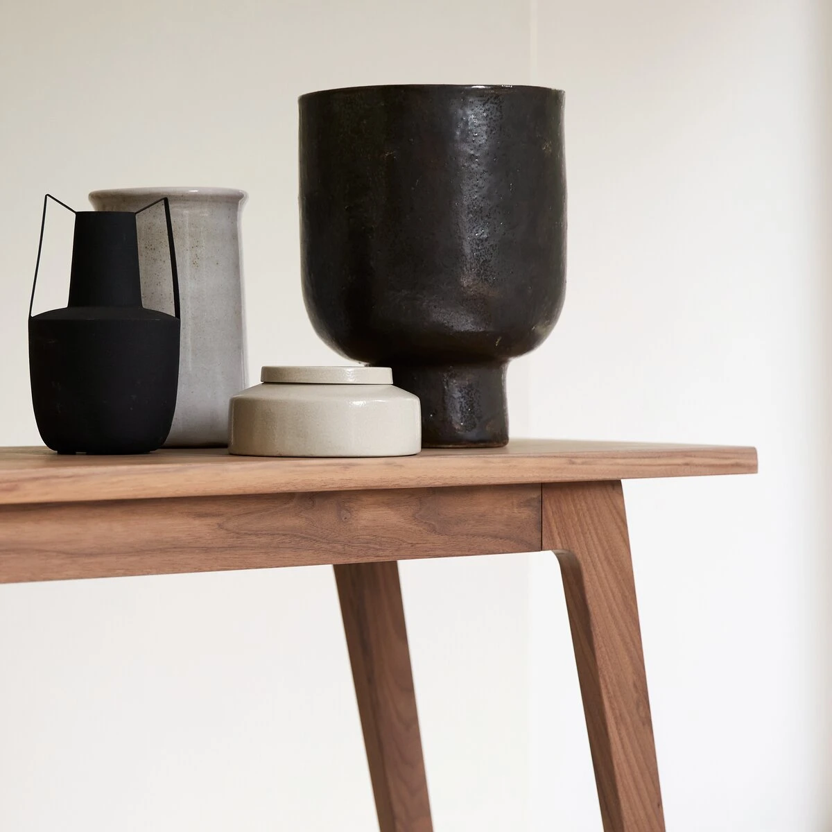 Esmée - Console En Noyer Massif – Image 2