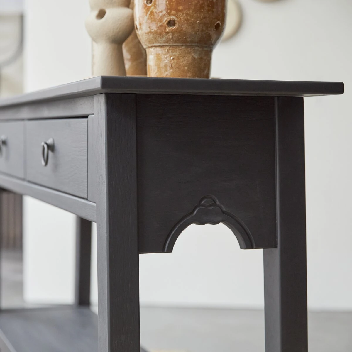 Thaki Black - Console En Pin Massif 2 Tiroirs – Image 4