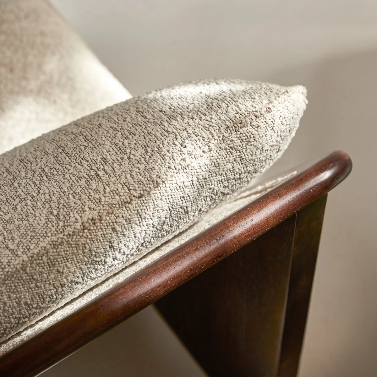 Folk - Fauteuil En Mindi Massif Et Tissu écru – Image 6