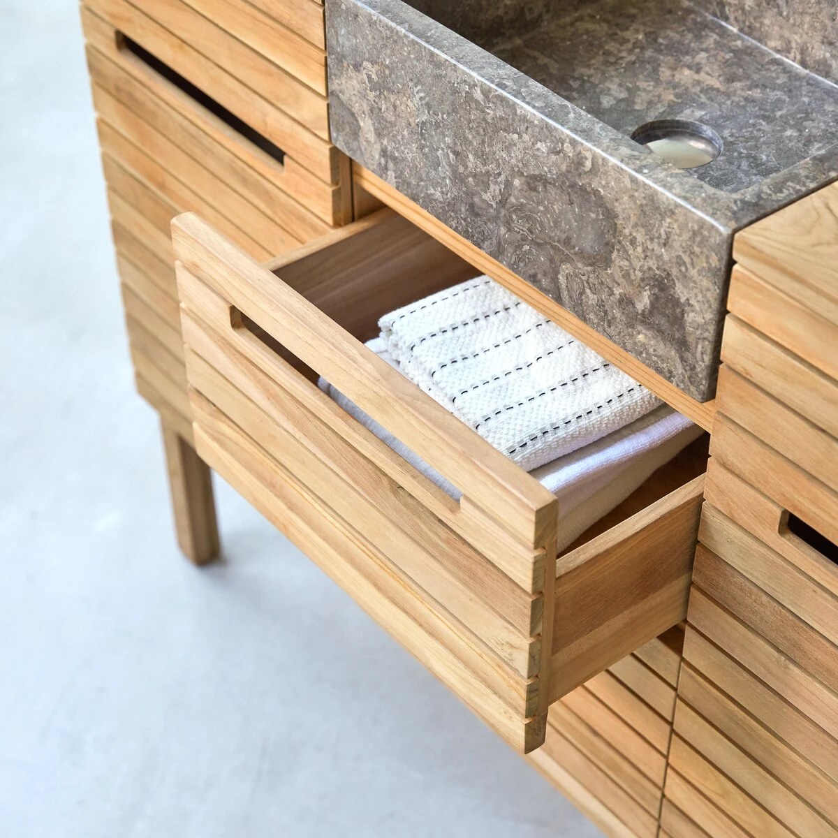 Slats - Meuble Salle De Bain En Teck Massif Et Marbre 125 Cm – Image 5