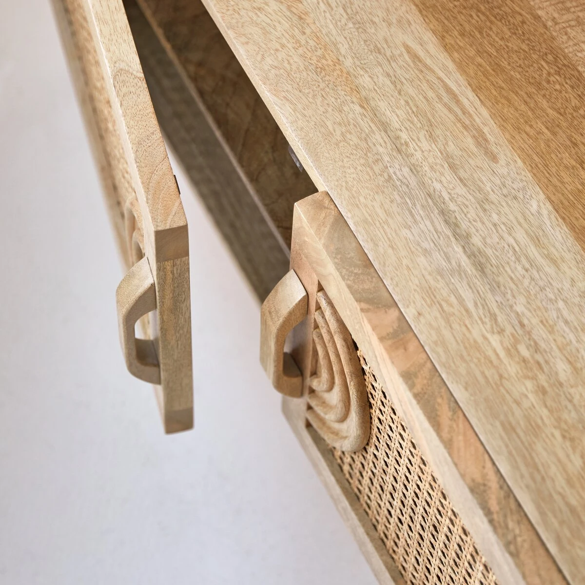 Sina - Meuble TV Manguier Massif Et Rotin 145 Cm – Image 6