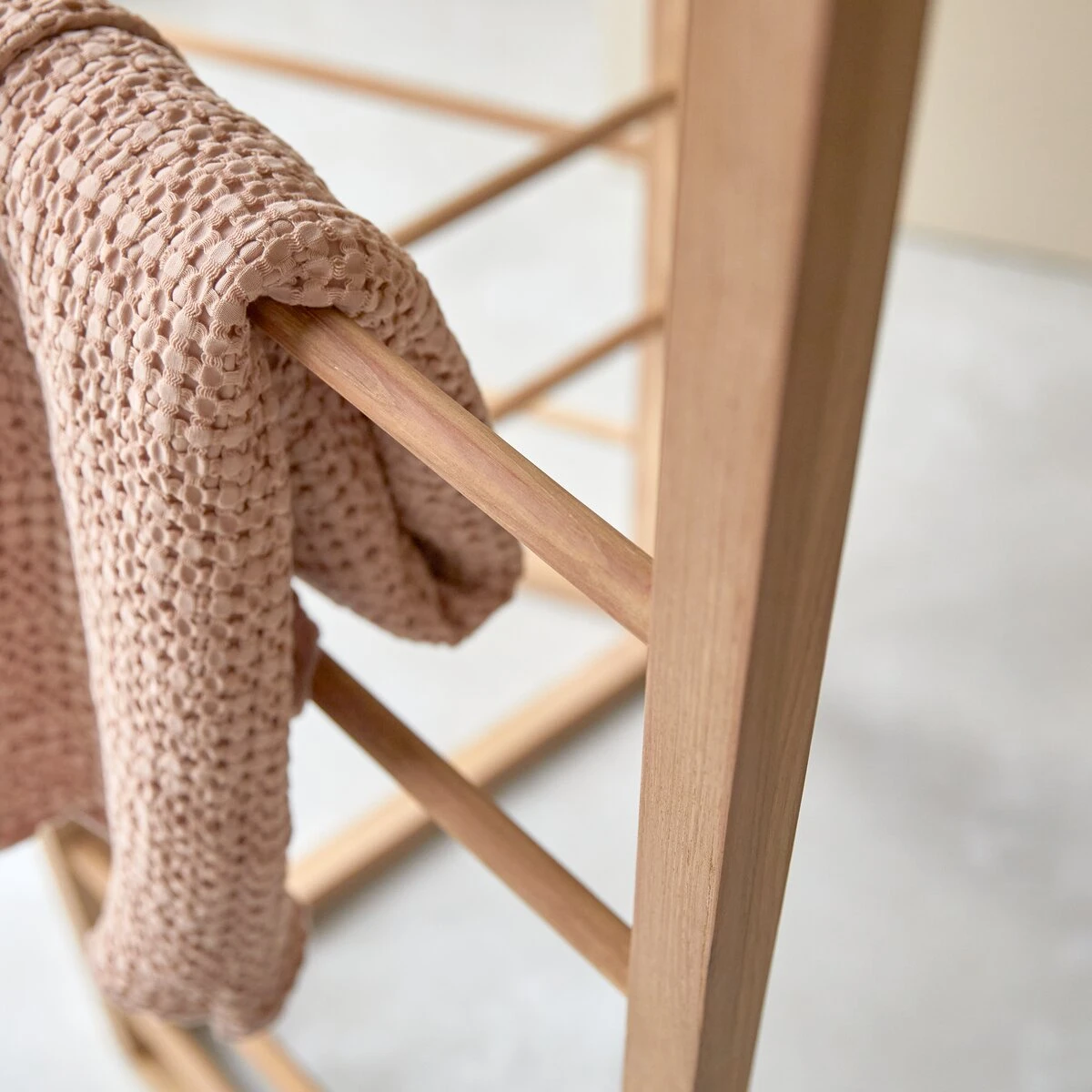 Anton - Porte Serviette En Teck Massif – Image 5