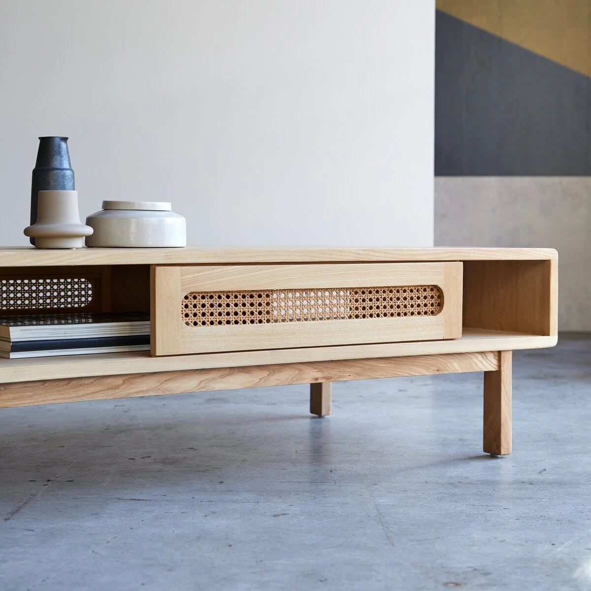 Luis - Table Basse En Orme Massif Et Cannage – Image 2