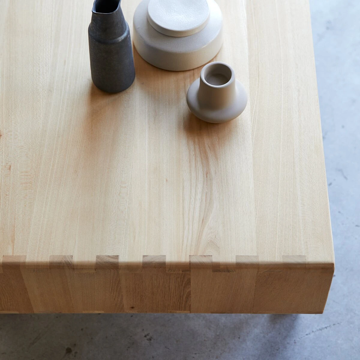 Luis - Table Basse En Orme Massif Et Cannage – Image 3