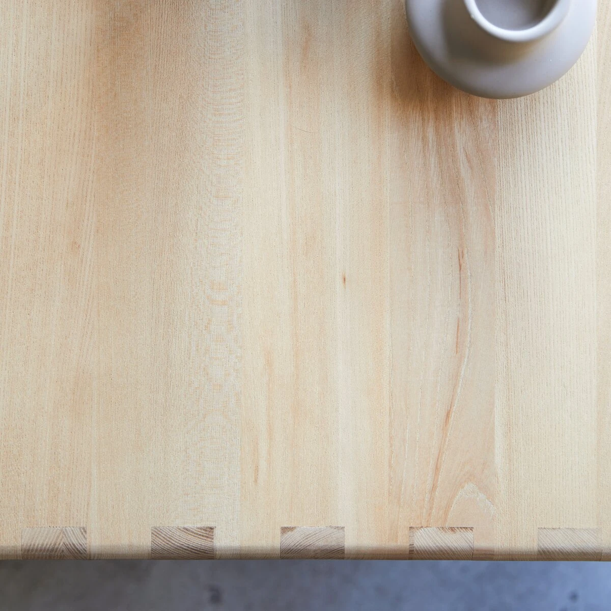 Luis - Table Basse En Orme Massif Et Cannage – Image 6