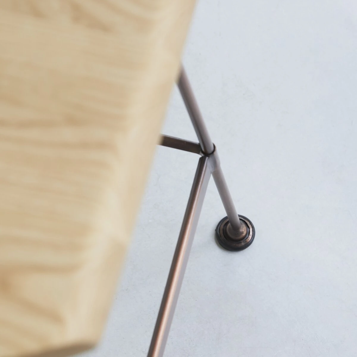 Diego - Tabouret Haut En Frêne Et Métal – Image 5