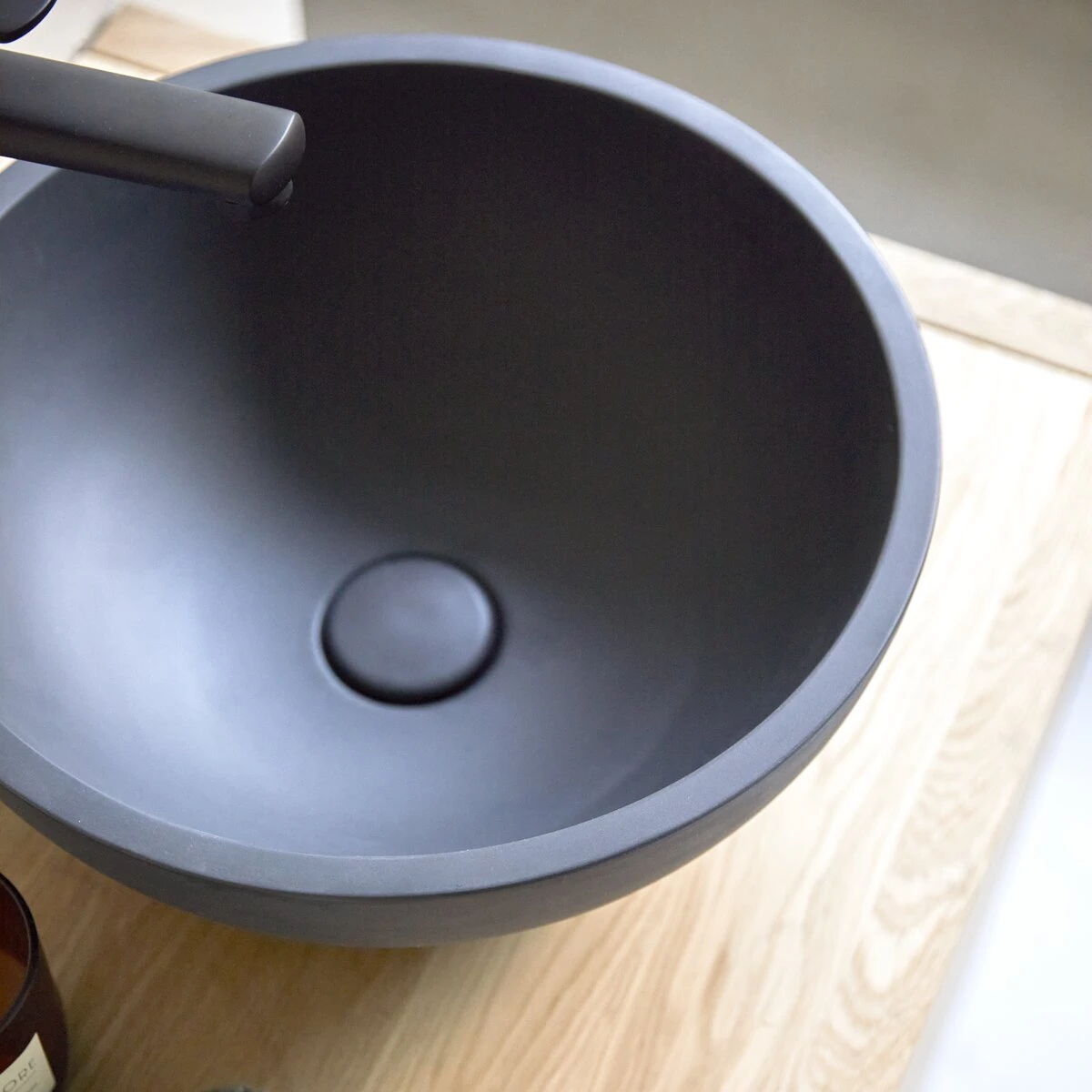 Micha - Vasque Ronde En Terrazzo Black – Image 4